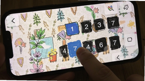 美涂壁纸在手机上的涂色操作界面，手指正在点击数字区域完成填色，画面呈现半成品涂色作品